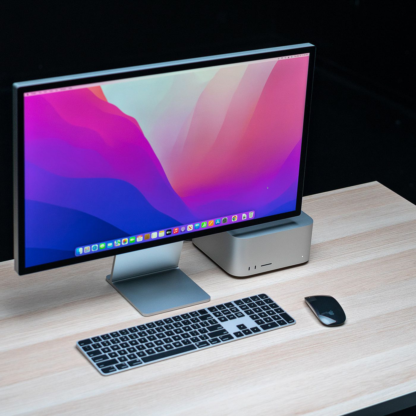 how to turn on apple desktop